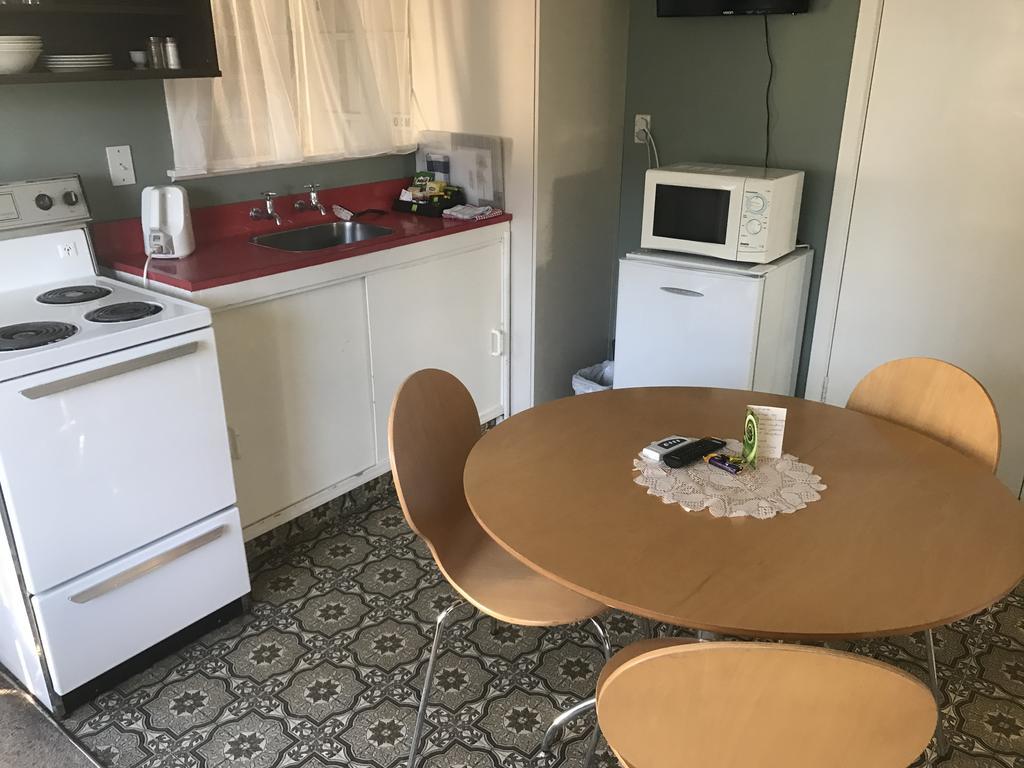 Windsor Lodge & Caravan Park Waitahanui Extérieur photo